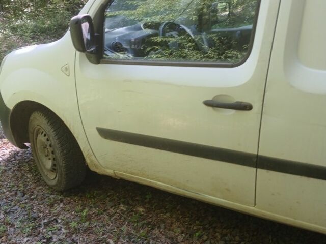 Белый Рено 4, объемом двигателя 0 л и пробегом 118 тыс. км за 4300 $, фото 2 на Automoto.ua