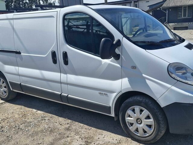 Белый Рено 4, объемом двигателя 2 л и пробегом 280 тыс. км за 8654 $, фото 2 на Automoto.ua