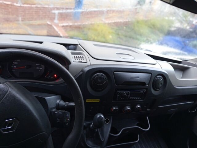 Белый Рено 4, объемом двигателя 2.3 л и пробегом 330 тыс. км за 13300 $, фото 3 на Automoto.ua