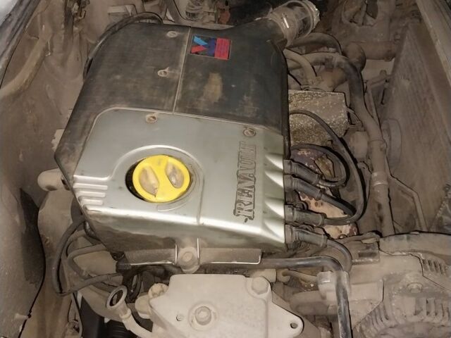 Белый Рено 4, объемом двигателя 1.4 л и пробегом 250 тыс. км за 1250 $, фото 6 на Automoto.ua