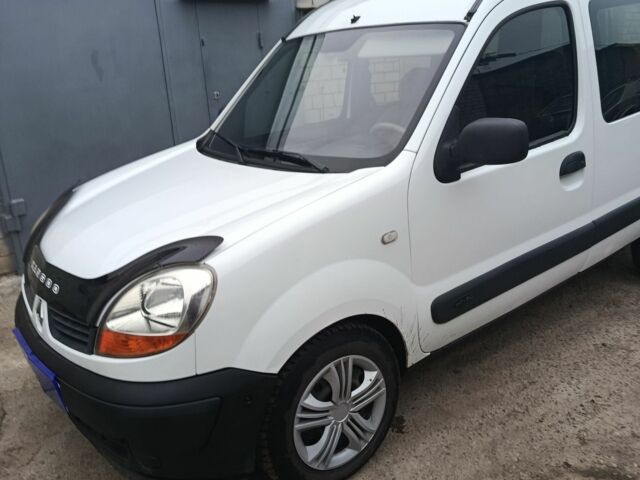 Білий Рено 4, об'ємом двигуна 1.5 л та пробігом 300 тис. км за 4500 $, фото 1 на Automoto.ua