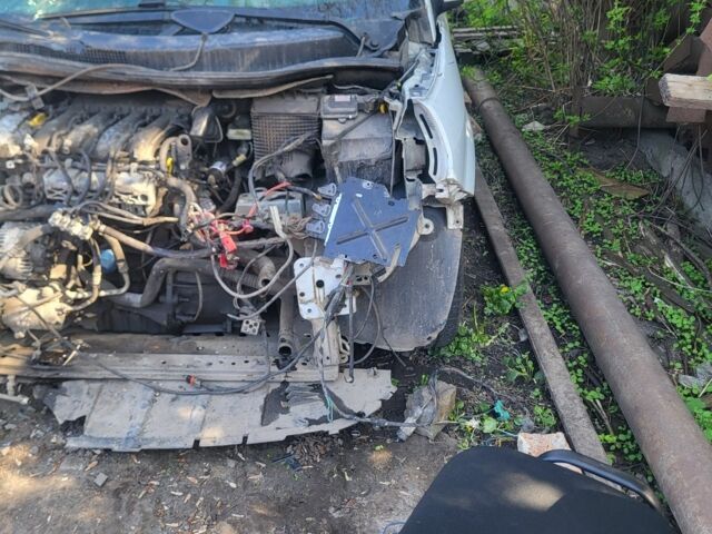 Белый Рено 4, объемом двигателя 2 л и пробегом 320 тыс. км за 1900 $, фото 4 на Automoto.ua