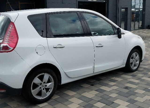 Білий Рено 4, об'ємом двигуна 2 л та пробігом 215 тис. км за 6700 $, фото 7 на Automoto.ua