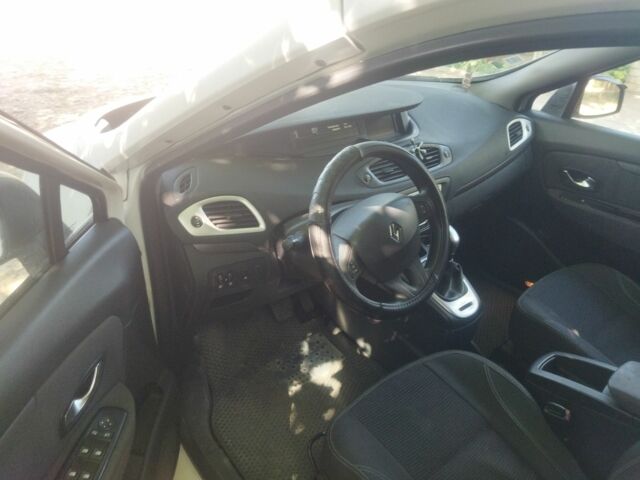 Белый Рено 4, объемом двигателя 1.5 л и пробегом 350 тыс. км за 6600 $, фото 16 на Automoto.ua