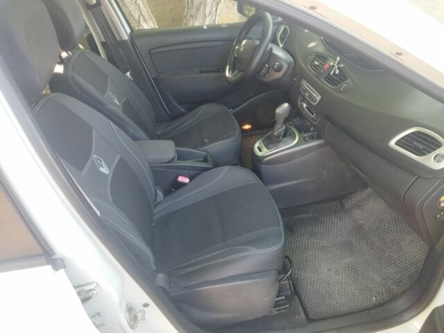 Белый Рено 4, объемом двигателя 1.5 л и пробегом 350 тыс. км за 6600 $, фото 3 на Automoto.ua