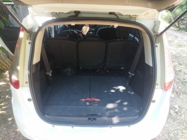 Белый Рено 4, объемом двигателя 1.5 л и пробегом 350 тыс. км за 6600 $, фото 2 на Automoto.ua