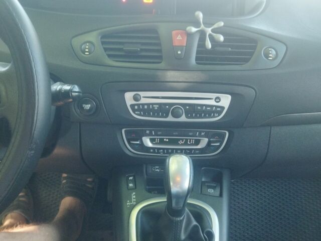 Белый Рено 4, объемом двигателя 1.5 л и пробегом 350 тыс. км за 6600 $, фото 4 на Automoto.ua