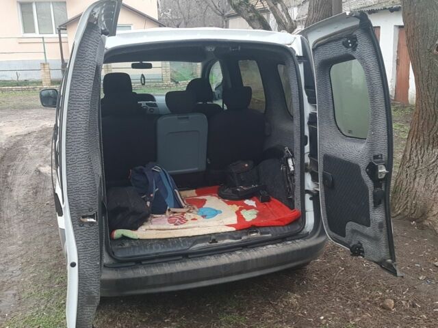 Белый Рено 4, объемом двигателя 1.5 л и пробегом 293 тыс. км за 6000 $, фото 4 на Automoto.ua