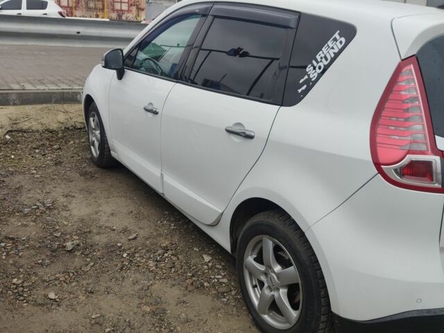 Білий Рено 4, об'ємом двигуна 1.5 л та пробігом 216 тис. км за 7939 $, фото 2 на Automoto.ua