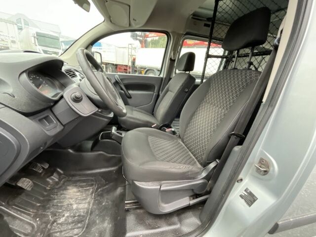 Белый Рено 4, объемом двигателя 0 л и пробегом 150 тыс. км за 4400 $, фото 3 на Automoto.ua