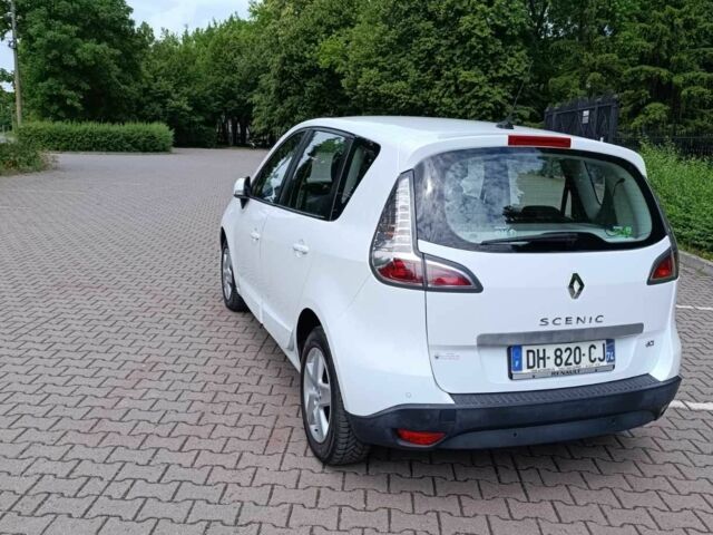 Рено 4 2014 в Миргороде на Automoto.ua Белый Рено 4, объемом двигателя 1.5 л и пробегом 258 тыс. км за 8564 $, фото 8 на Automoto.ua