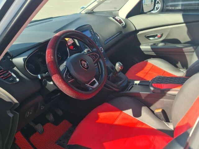 Белый Рено 4, объемом двигателя 0 л и пробегом 205 тыс. км за 10900 $, фото 3 на Automoto.ua