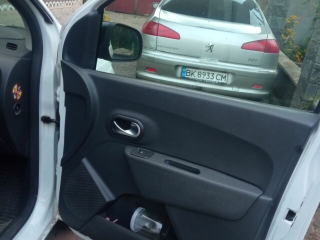 Білий Рено 4, об'ємом двигуна 1.6 л та пробігом 62 тис. км за 11930 $, фото 6 на Automoto.ua