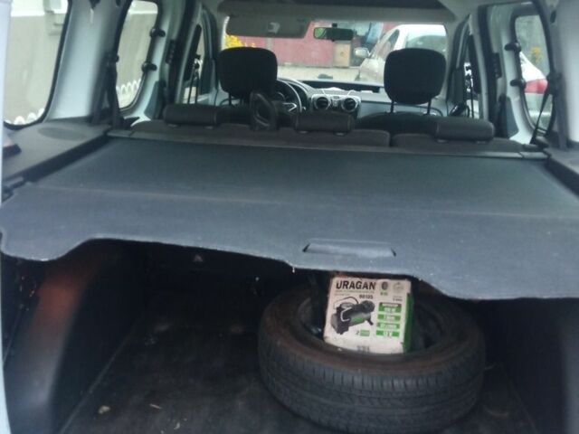 Білий Рено 4, об'ємом двигуна 1.6 л та пробігом 62 тис. км за 11930 $, фото 4 на Automoto.ua