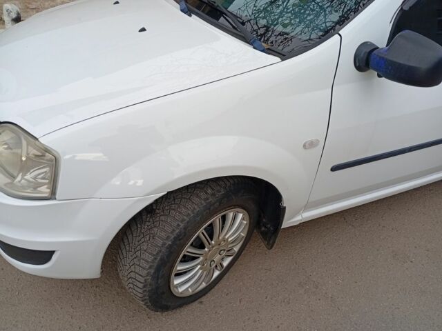 Белый Рено 4, объемом двигателя 0 л и пробегом 300 тыс. км за 3950 $, фото 1 на Automoto.ua