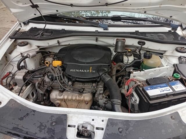Белый Рено 4, объемом двигателя 0 л и пробегом 300 тыс. км за 3950 $, фото 4 на Automoto.ua