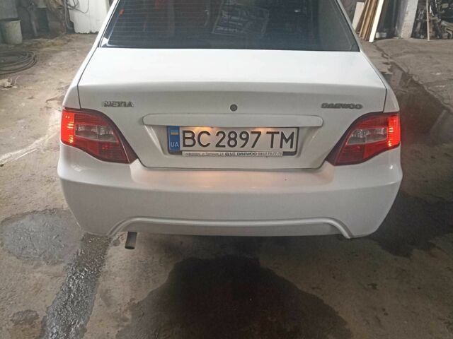 Белый Рено 4, объемом двигателя 1.5 л и пробегом 202 тыс. км за 2350 $, фото 1 на Automoto.ua