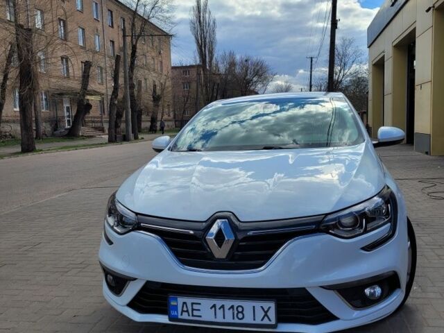 Белый Рено 4, объемом двигателя 0 л и пробегом 78 тыс. км за 13800 $, фото 1 на Automoto.ua