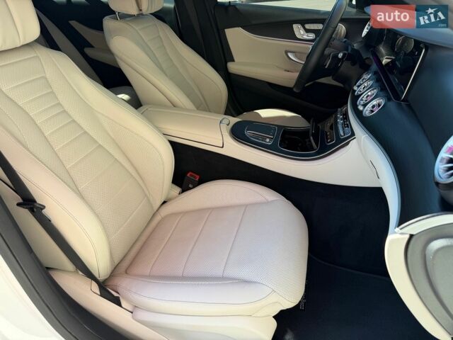 Белый Рено 4, объемом двигателя 0 л и пробегом 384 тыс. км за 3511 $, фото 1 на Automoto.ua