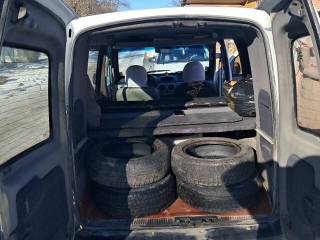 Белый Рено 4, объемом двигателя 0 л и пробегом 242 тыс. км за 3200 $, фото 5 на Automoto.ua