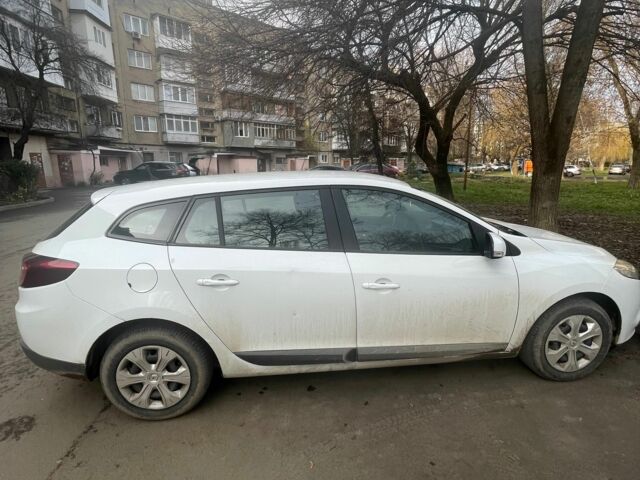 Білий Рено 4, об'ємом двигуна 1.5 л та пробігом 2 тис. км за 4295 $, фото 2 на Automoto.ua