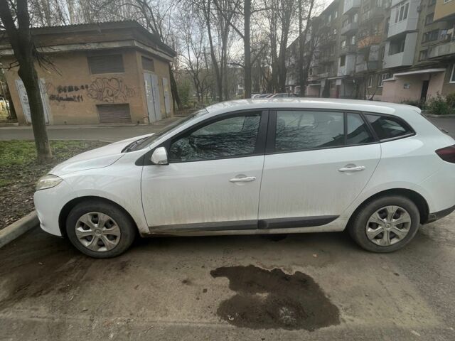 Білий Рено 4, об'ємом двигуна 1.5 л та пробігом 2 тис. км за 4295 $, фото 3 на Automoto.ua