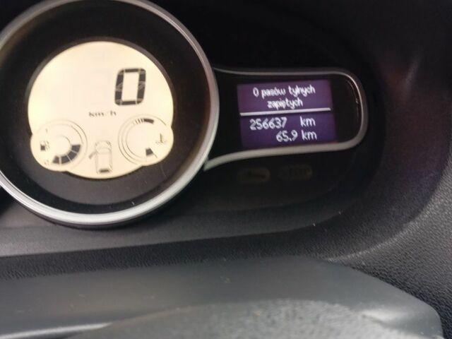 Білий Рено 4, об'ємом двигуна 1.5 л та пробігом 260 тис. км за 6500 $, фото 3 на Automoto.ua