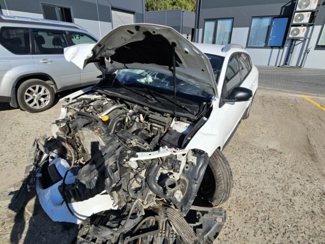 Белый Рено 4, объемом двигателя 1.5 л и пробегом 340 тыс. км за 3015 $, фото 6 на Automoto.ua