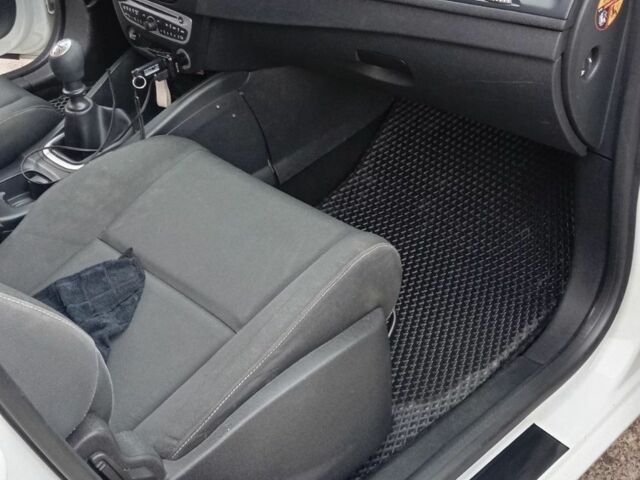 Білий Рено 4, об'ємом двигуна 1.5 л та пробігом 260 тис. км за 6500 $, фото 4 на Automoto.ua