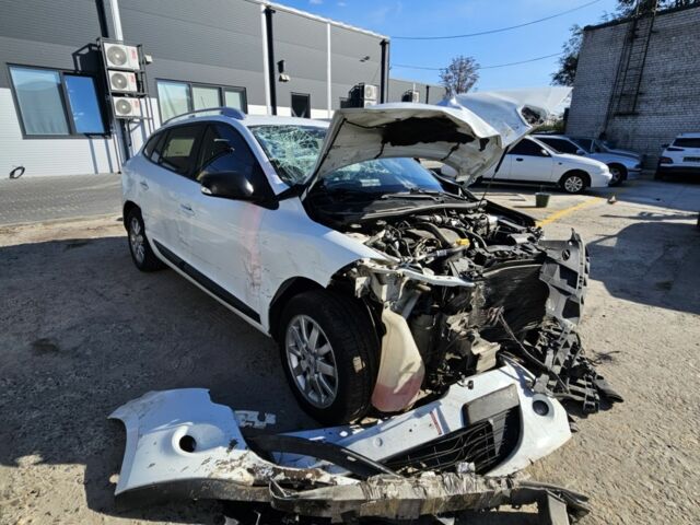Белый Рено 4, объемом двигателя 1.5 л и пробегом 340 тыс. км за 3015 $, фото 3 на Automoto.ua