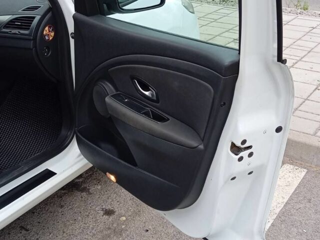 Білий Рено 4, об'ємом двигуна 1.5 л та пробігом 260 тис. км за 6500 $, фото 17 на Automoto.ua