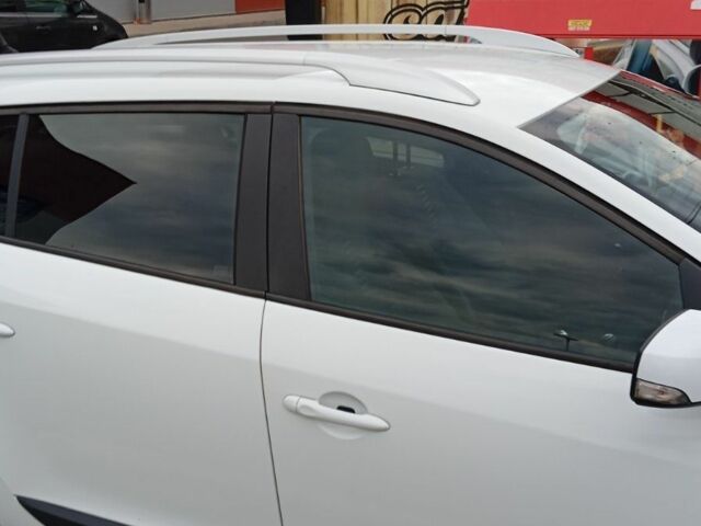 Білий Рено 4, об'ємом двигуна 1.5 л та пробігом 260 тис. км за 6500 $, фото 2 на Automoto.ua