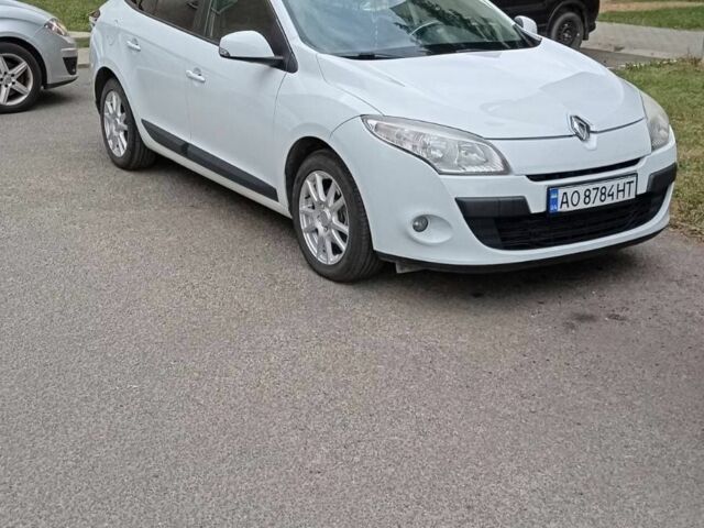 Білий Рено 4, об'ємом двигуна 1.5 л та пробігом 260 тис. км за 6500 $, фото 10 на Automoto.ua