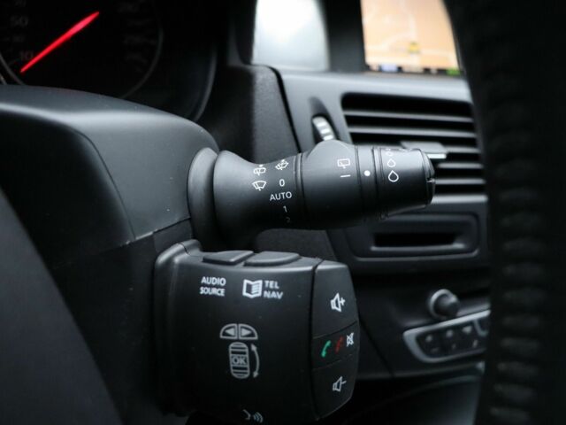 Білий Рено 4, об'ємом двигуна 2 л та пробігом 247 тис. км за 6522 $, фото 7 на Automoto.ua