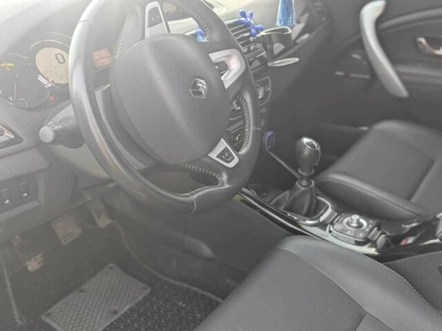 Белый Рено 4, объемом двигателя 1.5 л и пробегом 260 тыс. км за 7800 $, фото 11 на Automoto.ua