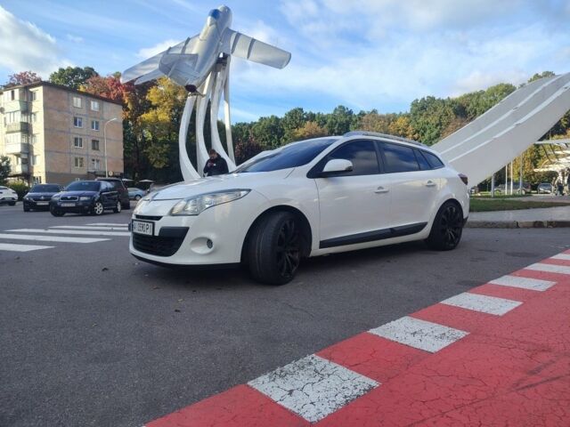 Белый Рено 4, объемом двигателя 1.5 л и пробегом 240 тыс. км за 6500 $, фото 2 на Automoto.ua