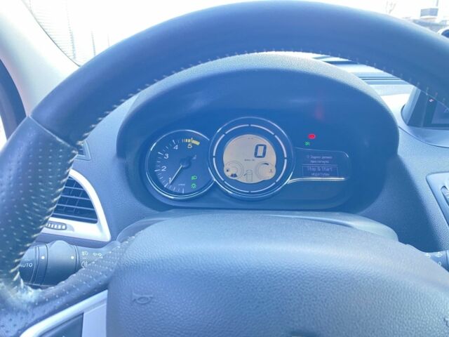 Белый Рено 4, объемом двигателя 1.6 л и пробегом 287 тыс. км за 5300 $, фото 7 на Automoto.ua