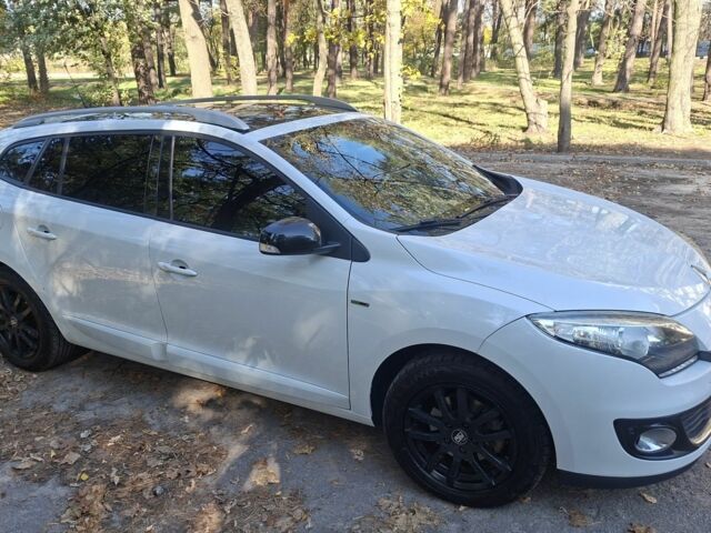 Білий Рено 4, об'ємом двигуна 1.5 л та пробігом 259 тис. км за 8028 $, фото 3 на Automoto.ua