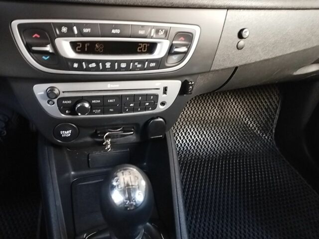 Білий Рено 4, об'ємом двигуна 1.5 л та пробігом 300 тис. км за 7100 $, фото 16 на Automoto.ua