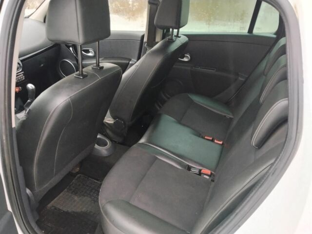 Белый Рено 4, объемом двигателя 2 л и пробегом 368 тыс. км за 2733 $, фото 7 на Automoto.ua