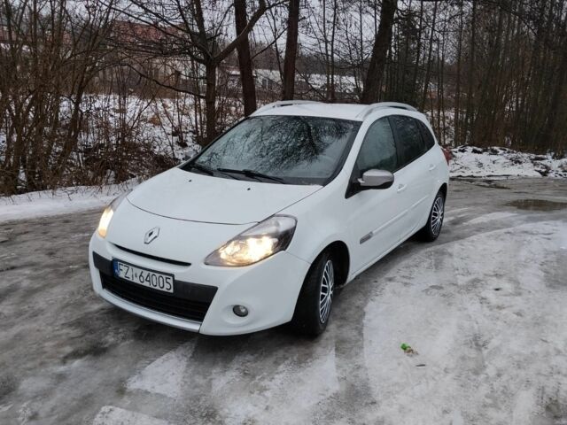 Белый Рено 4, объемом двигателя 2 л и пробегом 368 тыс. км за 2733 $, фото 1 на Automoto.ua