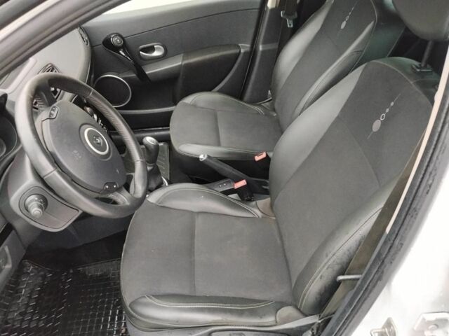 Белый Рено 4, объемом двигателя 2 л и пробегом 368 тыс. км за 2733 $, фото 6 на Automoto.ua