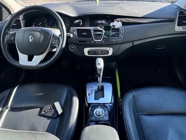 Білий Рено 4, об'ємом двигуна 1.5 л та пробігом 250 тис. км за 9000 $, фото 3 на Automoto.ua