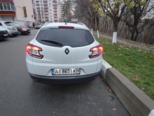 Белый Рено 4, объемом двигателя 0 л и пробегом 211 тыс. км за 9800 $, фото 2 на Automoto.ua