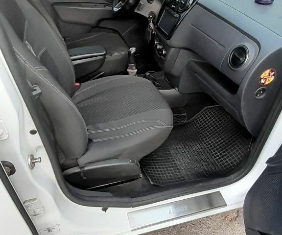 Белый Рено 4, объемом двигателя 1.5 л и пробегом 170 тыс. км за 11600 $, фото 5 на Automoto.ua