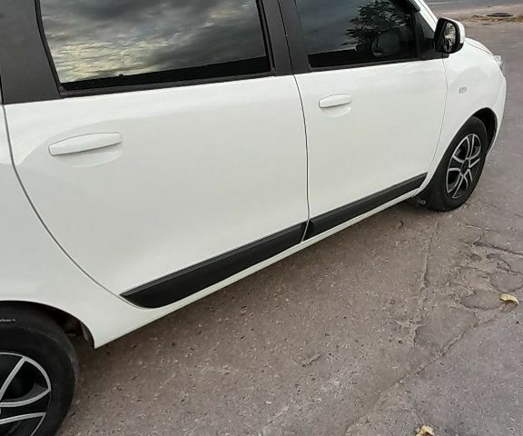 Белый Рено 4, объемом двигателя 1.5 л и пробегом 170 тыс. км за 11600 $, фото 2 на Automoto.ua