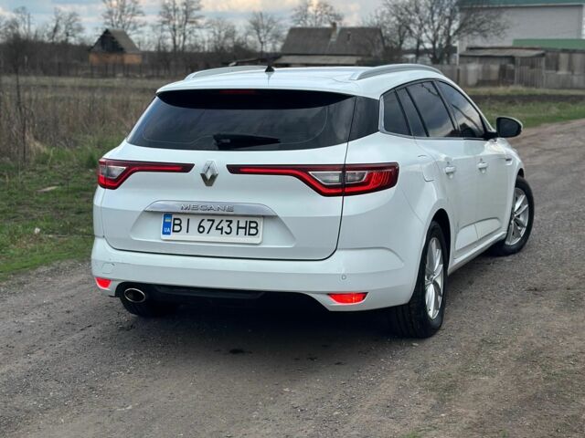 Белый Рено 4, объемом двигателя 1.5 л и пробегом 230 тыс. км за 13000 $, фото 3 на Automoto.ua