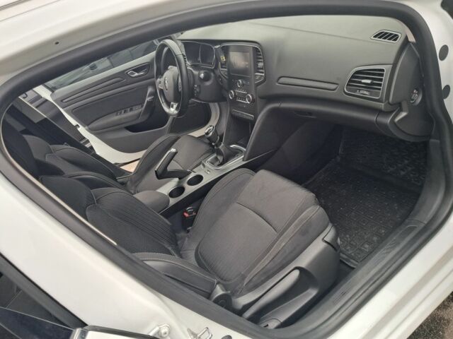 Белый Рено 4, объемом двигателя 1.5 л и пробегом 131 тыс. км за 12750 $, фото 6 на Automoto.ua