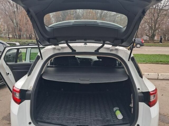 Белый Рено 4, объемом двигателя 1.5 л и пробегом 131 тыс. км за 12750 $, фото 11 на Automoto.ua