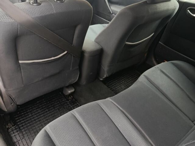 Бежевый Рено 4, объемом двигателя 1.6 л и пробегом 230 тыс. км за 4700 $, фото 7 на Automoto.ua